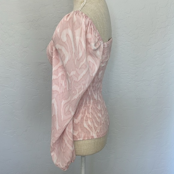 NEW HALOGEN Variegated Smocked Long
Puff Sleeve Blouse in Pink/White - Size XS - Picture 3 of 9